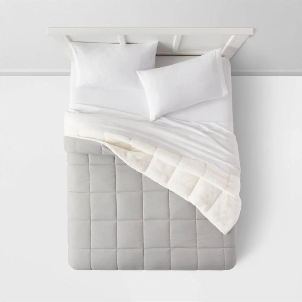 NWT Room Essentials Faux Shearling Microfiber Reversible Comforter